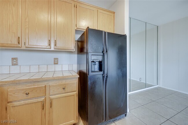 Building Photo - 75 N Valle Verde Dr