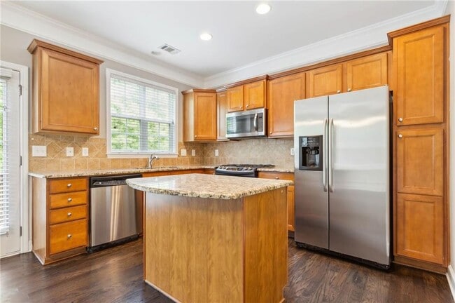 Building Photo - 2252 Limehurst Dr