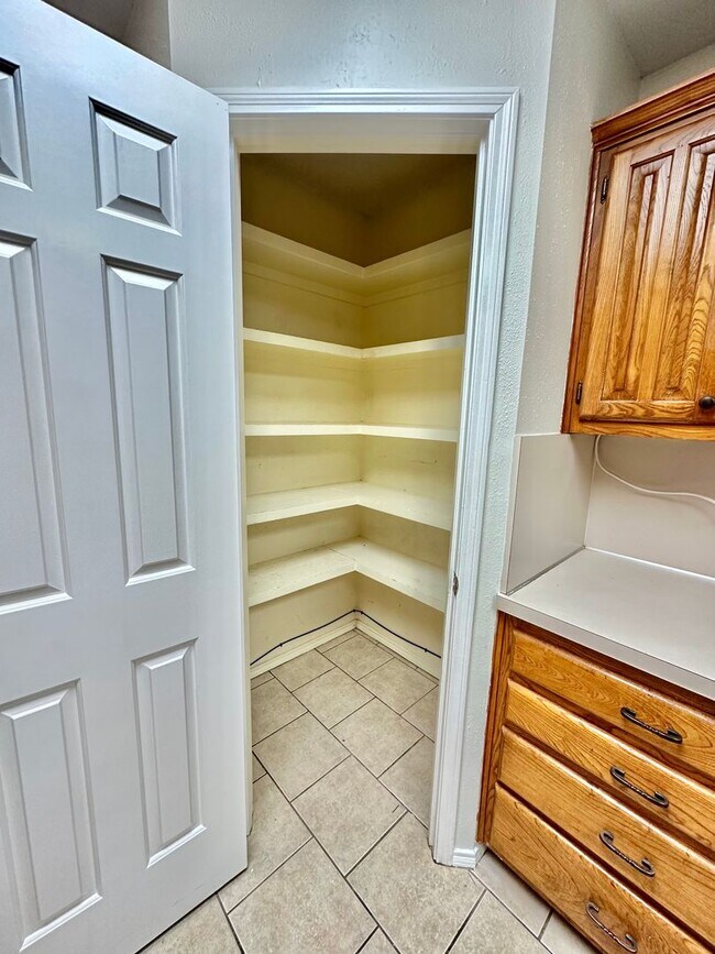 Building Photo - 3546 Cedar Ridge Ln