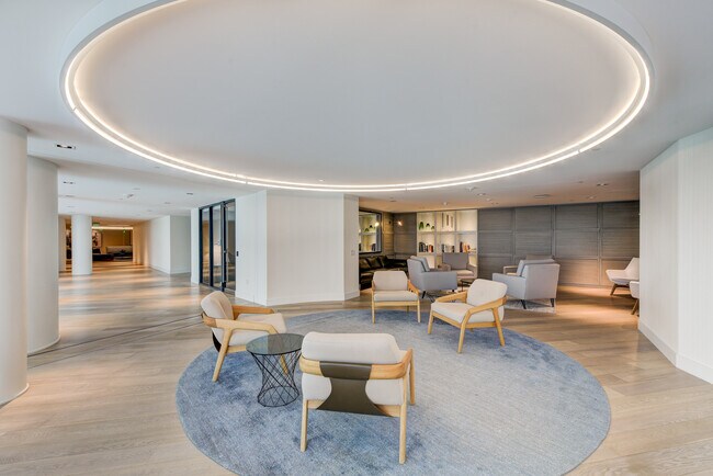 Building Photo - 201 Folsom St