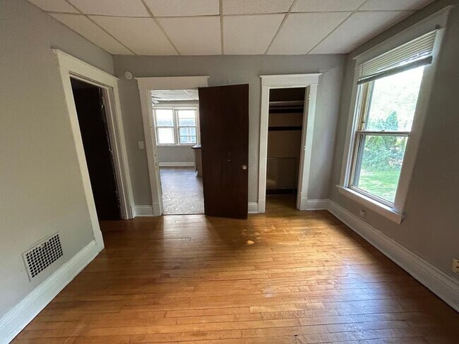 Building Photo - 110 S Blair St