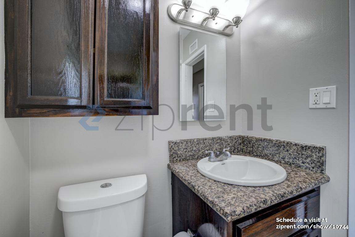 Building Photo - 16422 McRae Ave