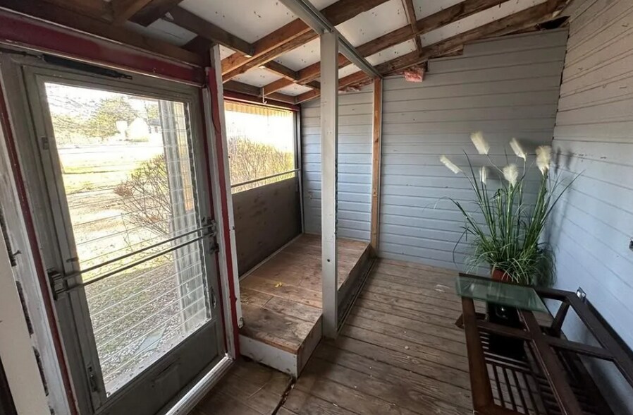 Building Photo - 1528 Portland-Cobalt Rd