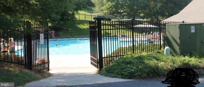 Building Photo - 405 Pritchard Pl