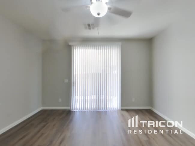 Building Photo - 4360 E Carla Vista Dr