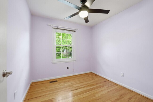 Building Photo - 4804 King Richard Dr