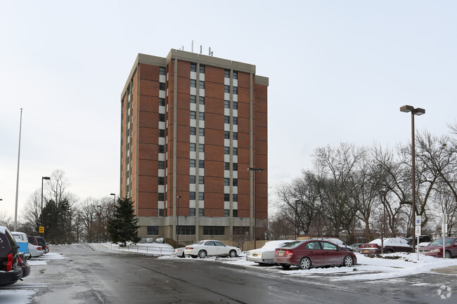 Primary Photo - Danforth Tower West