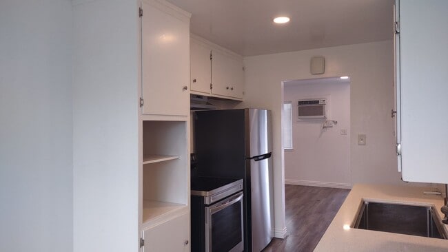 Building Photo - 5800 48th Ave