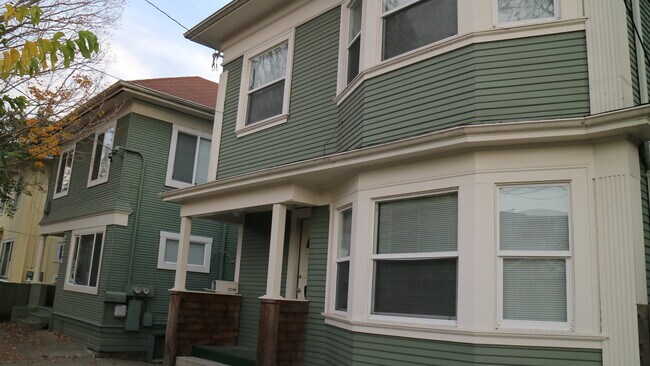 Building Photo - 2210 Parker St