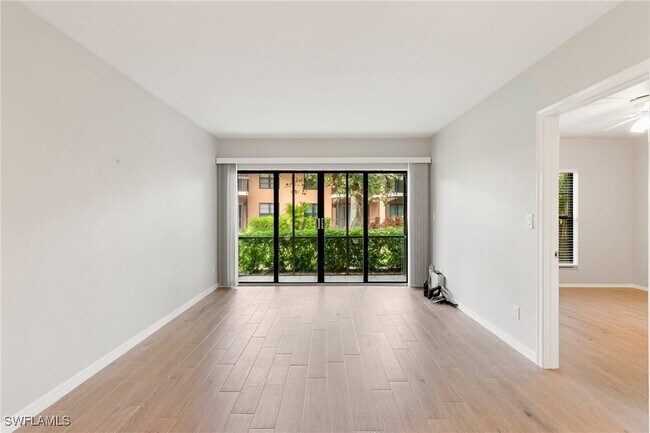 Building Photo - 27 Greenbrier St