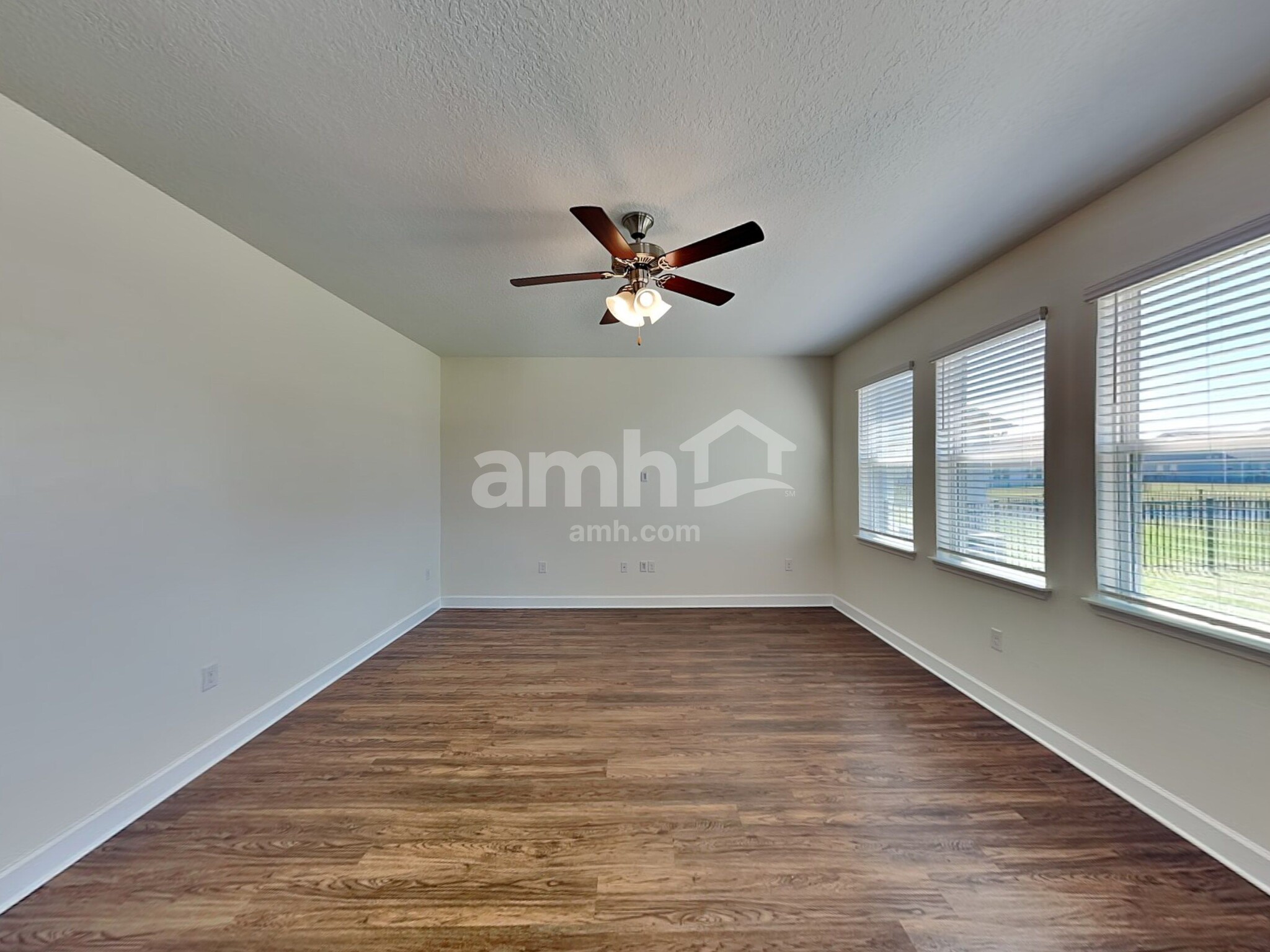 Building Photo - 528 Pine Terrace Dr