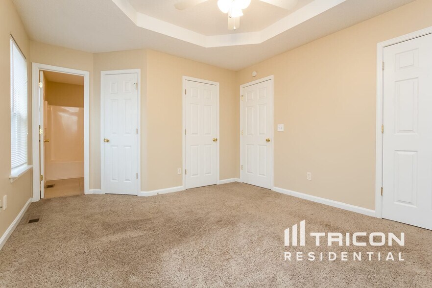 Building Photo - 142 Farmington Dr