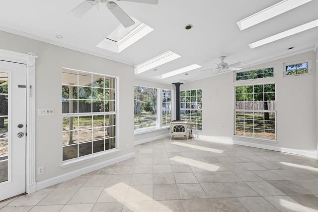 Building Photo - 5702 Teasley Ln