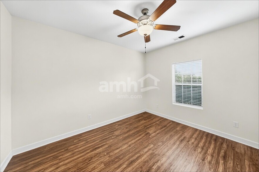 Building Photo - 4870 Beryl Dr