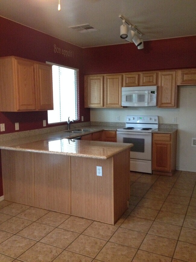 Building Photo - COMING SOON IN THE GARDENS COMMUNITY!!!