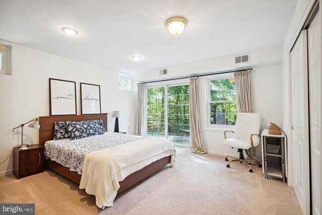 Building Photo - 9502 Vinnia Ct