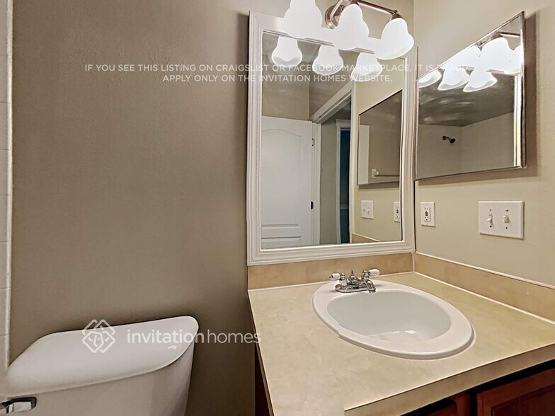 Building Photo - 6138 Skylarkcrest Dr
