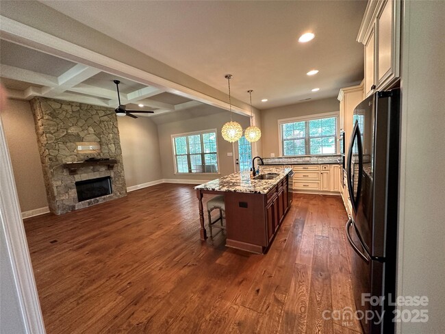 Building Photo - 8643 Amandine Way