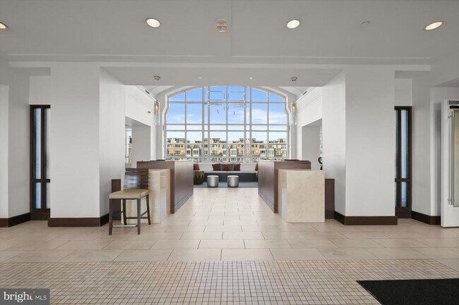 Building Photo - 100 Harborview Dr