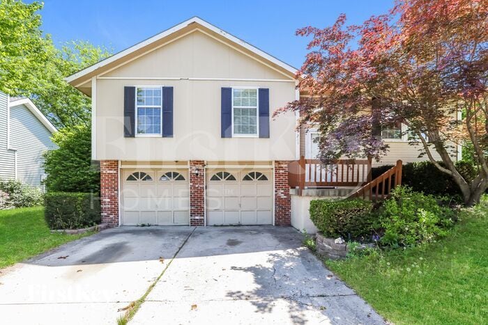 Primary Photo - 211 Apple Blossom Ln