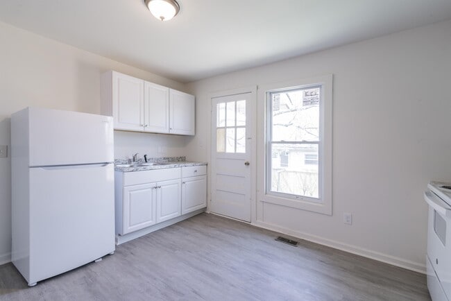 Building Photo - 4513 Willard St