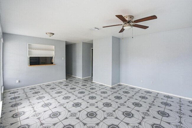 Building Photo - 3340 Burke Rd