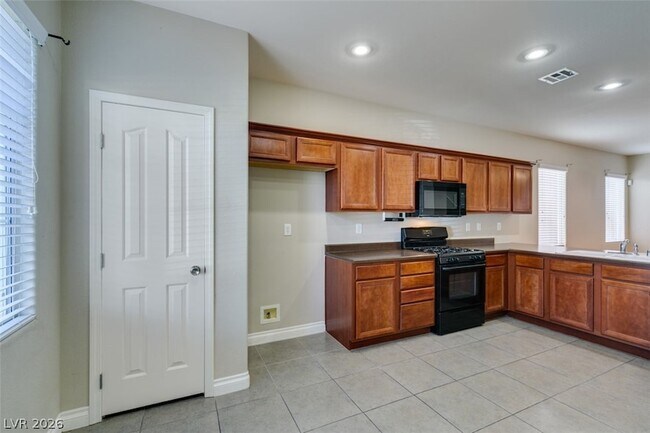 Building Photo - 169 Almond Ridge Pl