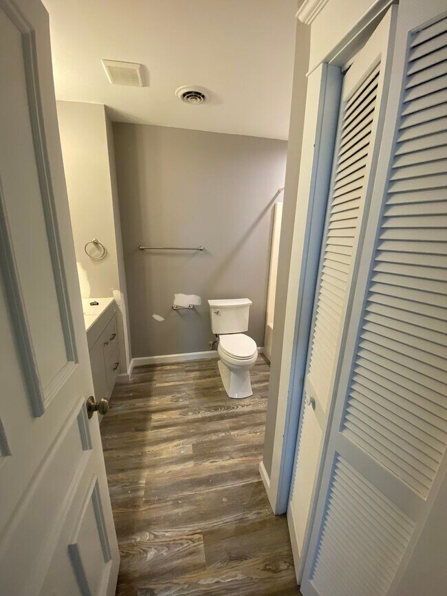 Building Photo - 2 Bedroom Rental in Emmaus!