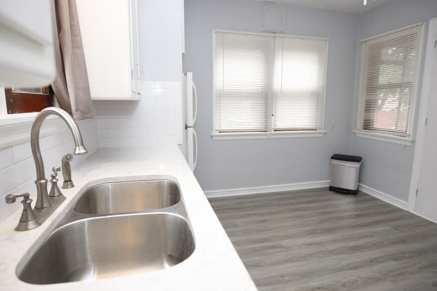 Kitchen - 2358 N 114th St