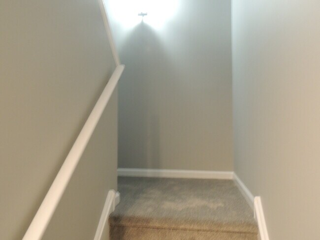 Building Photo - 404 Pinebrooke Cir