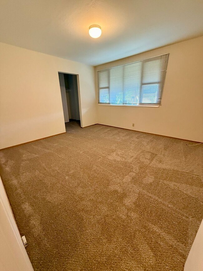 Building Photo - 3139 Baker Dr