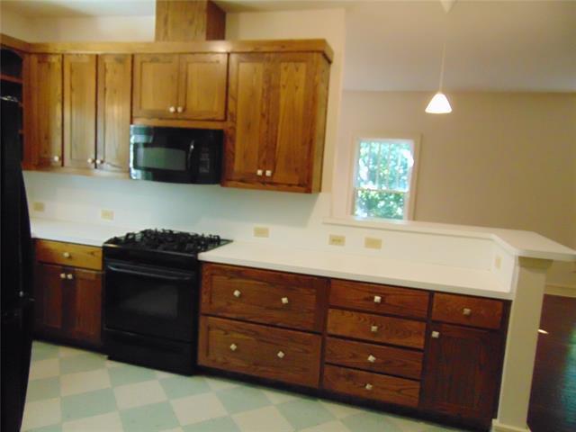 Building Photo - 10306 Country Club Dr