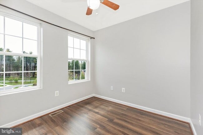 Building Photo - 6226 Newport Pl