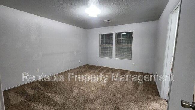 Building Photo - 768 River Garden Dr