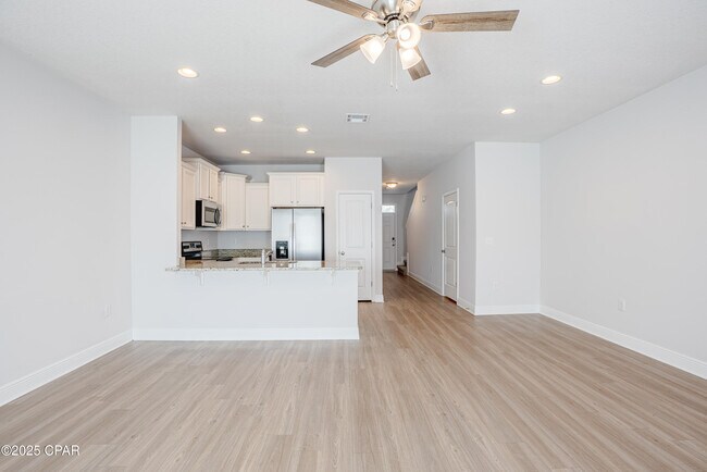 Building Photo - 7472 Shadow Lake Dr