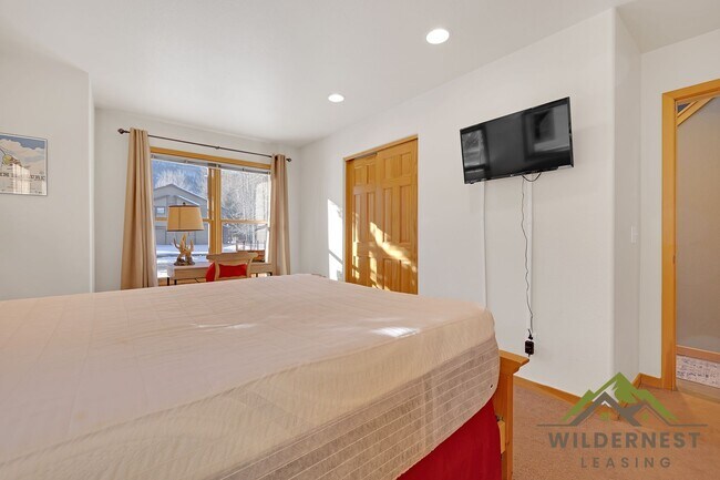 Building Photo - WINTER RENTAL-Beautiful 2 Bedroom Townhome Near Shops/Dining with Garage in Frisco, utilities inc...