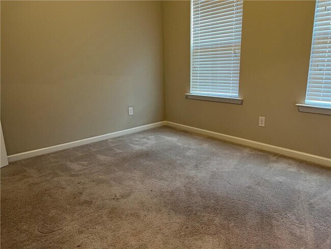 Building Photo - 363 Commons Ave