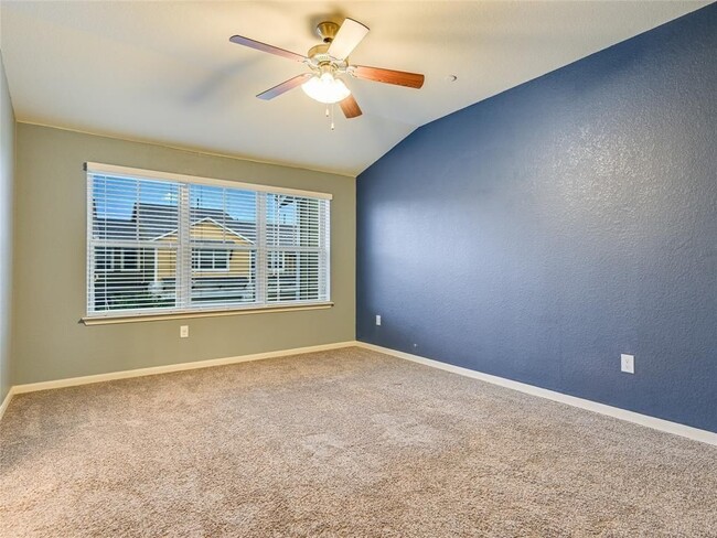 Building Photo - 1620 Bryant Dr
