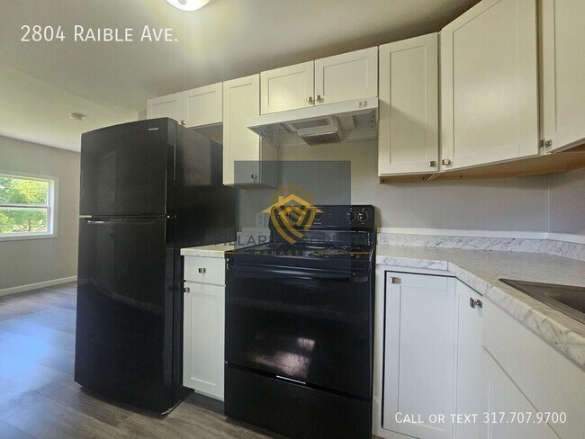 Building Photo - 2804 Raible Ave