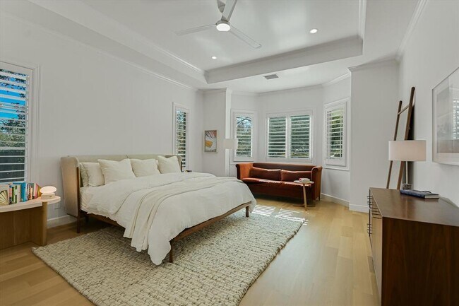 Building Photo - 5101 Cuesta Verde