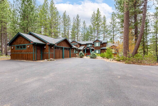 Building Photo - 17028 Cooper Dr