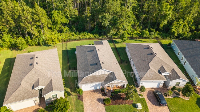 Building Photo - 383 St Vincent Dr