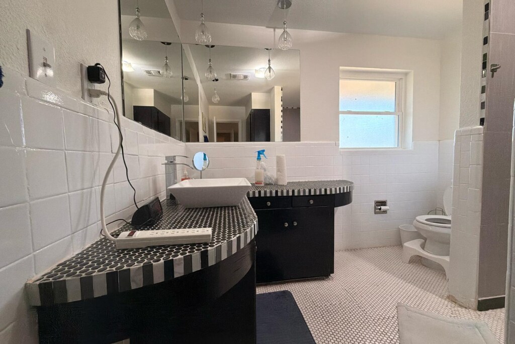 Building Photo - 809 NW 9th St