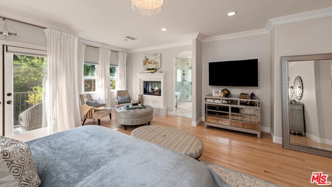 Building Photo - 4513 Tobias Ave