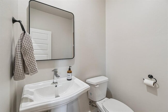 Building Photo - 19511 Molly Dr