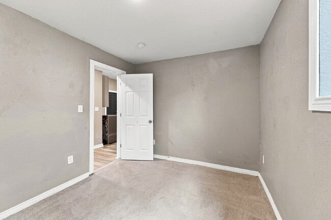 Building Photo - $2,800.95 with $300 Off the first month's rent, 3 Beds - 2 Baths, Single Family Home in Denver wi...