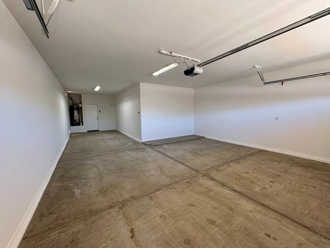 Building Photo - 16126 W Meade Ln