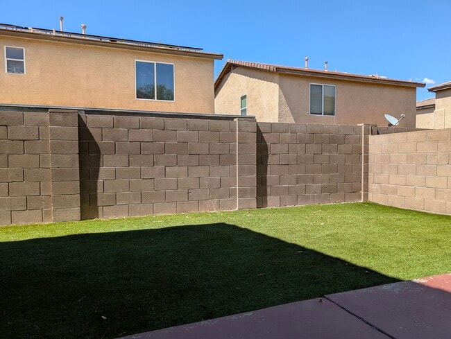 Building Photo - 4179 E Wading Pond Dr