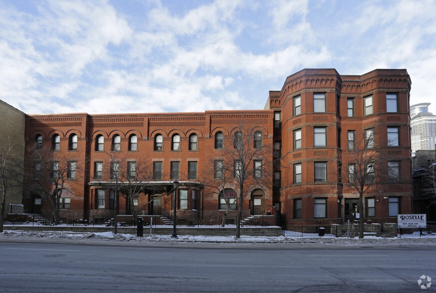 Roselle Apartments - The Roselle