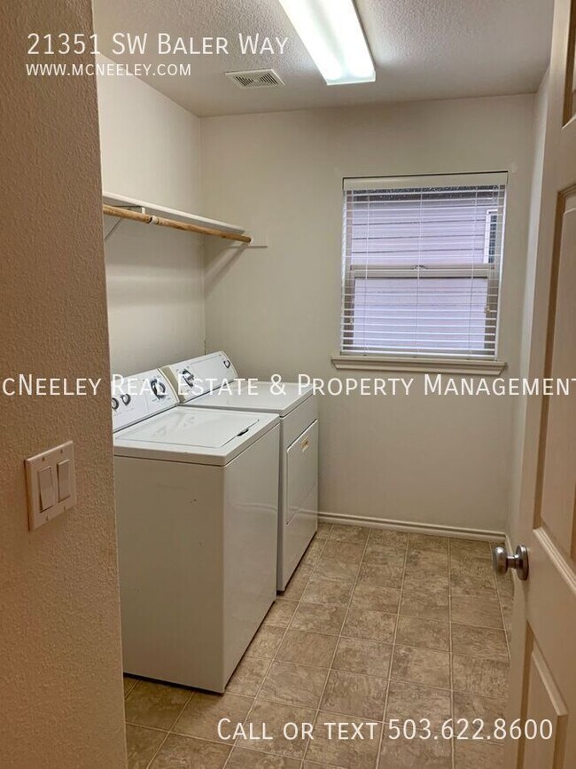 Building Photo - 21351 SW Baler Way